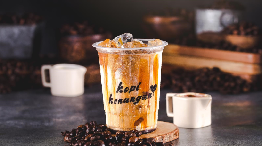 Kopi Kenangan Padang: Inovasi Rasa Lokal dan Gaya Nongkrong Modern